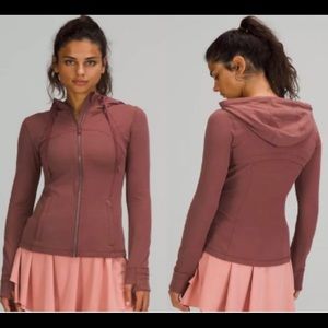 Lululemon hooded define jacket Nulu in Smoky Red. Size 8